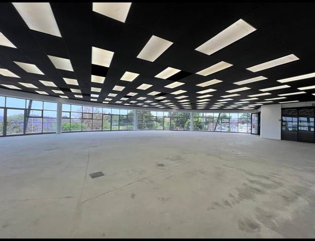 915M² WAREHOUSE TO LET IN LASER PARK